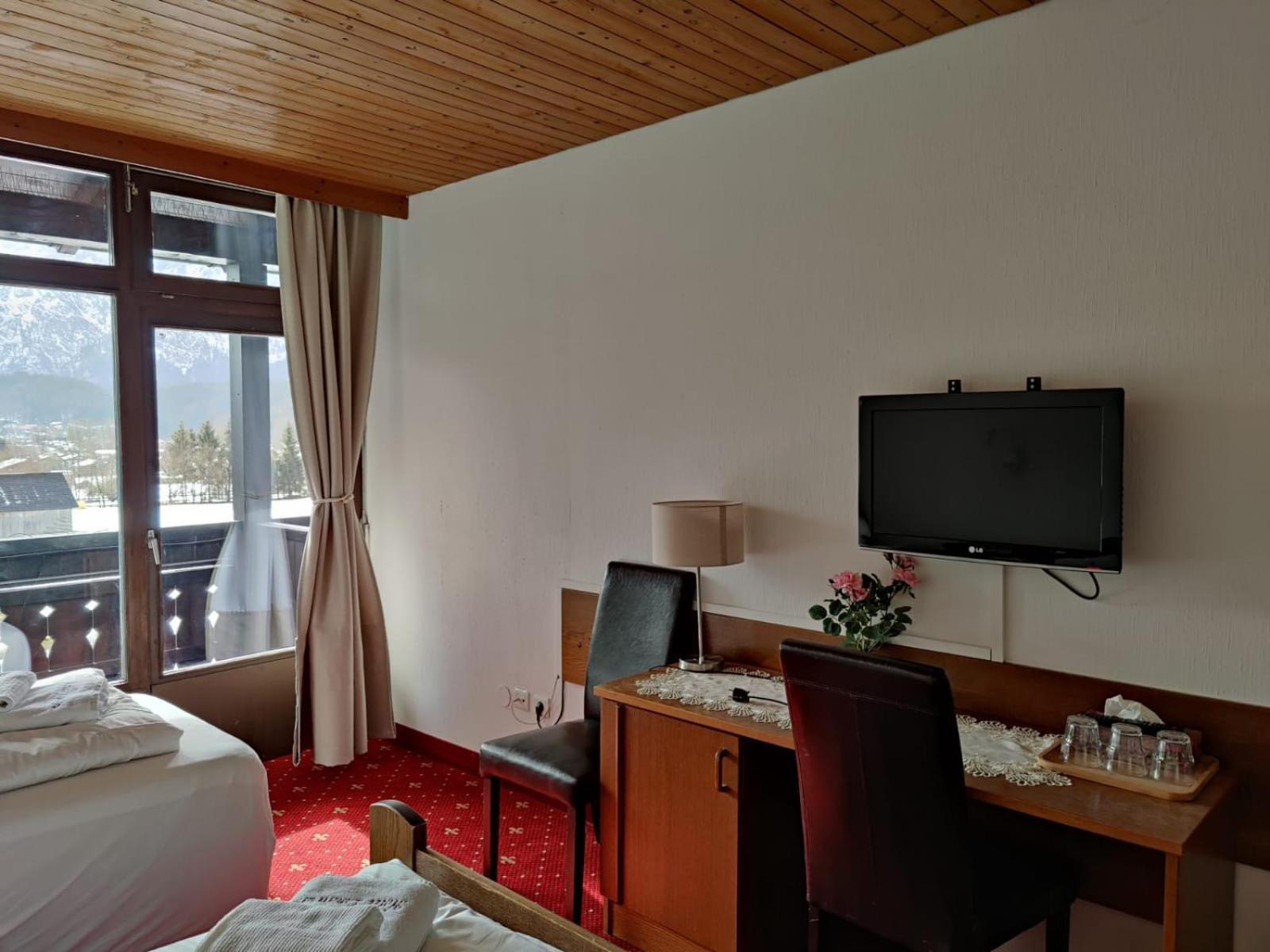 Hotel Lindwurm Bad Goisern Zewnętrze zdjęcie