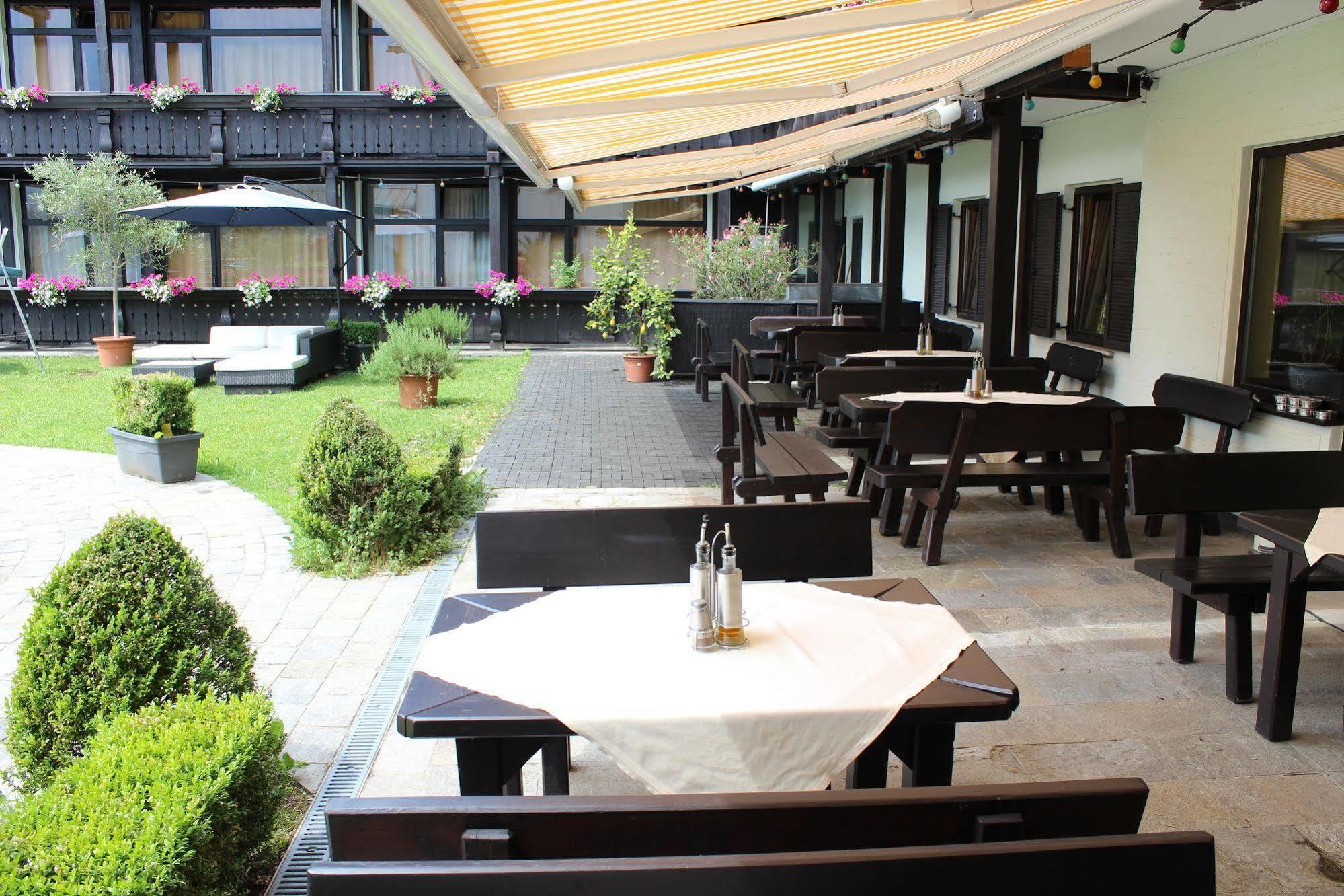 Hotel Lindwurm Bad Goisern Zewnętrze zdjęcie